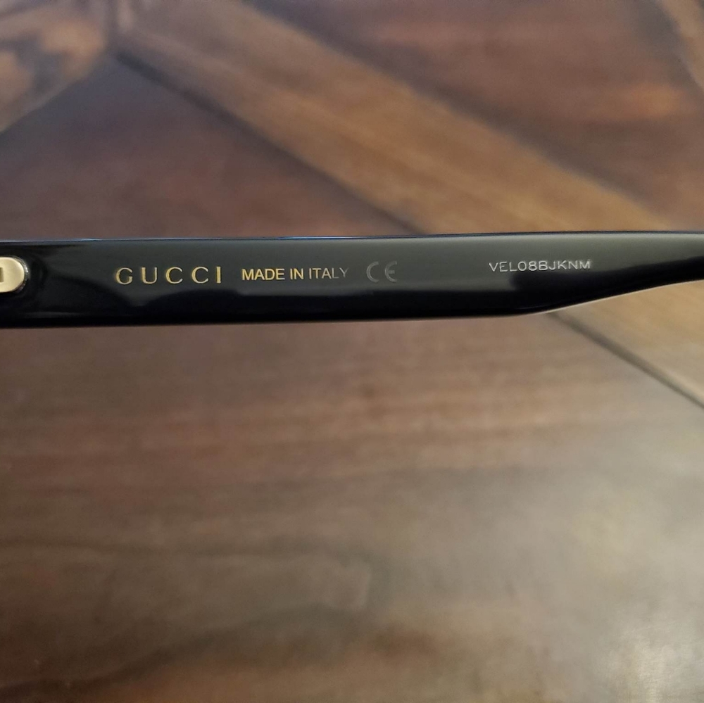 Mens Gucci Sunglasses - Picture 3 of 5